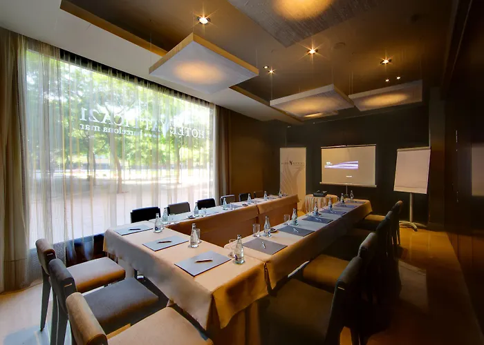 Attica 21 Mar Hotel 4*