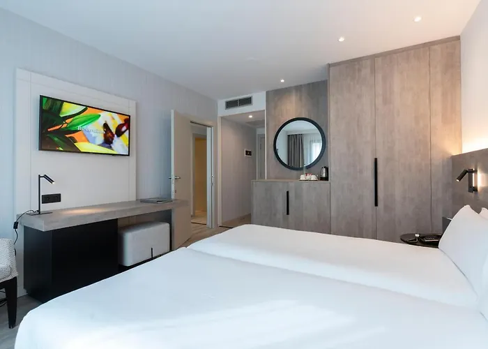 Attica 21 Mar Szálloda 4*